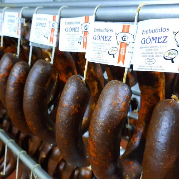 Morcilla en caldera Jaén, embutidos artesanales Úbeda, lomo de orza Jaén, chorizo picante artesanal, chorizo artesanal, comprar butifarra online, morcilla blanca relleno andaluz, embutidos de calidad, tienda de embutidos online, salchichón a la pimienta, embutidos tradicionales Jaén, embutidos gomez, gomez ubeda, morcilla en caldera, morcilla de caldera, morcilla en caldera Úbeda, Embutidos artesanales en Úbeda, lomo de orza tradicional, lomo en orza, embutidos online España, comprar morcilla artesanal, embutidos de calidad en Jaén, picadillo de chorizo, picadillo Úbeda, picadillo cazorla, morcilla caldera cazorla